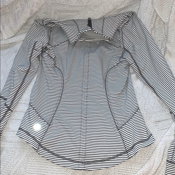 Lululemon Jacket - Picture 4 of 6